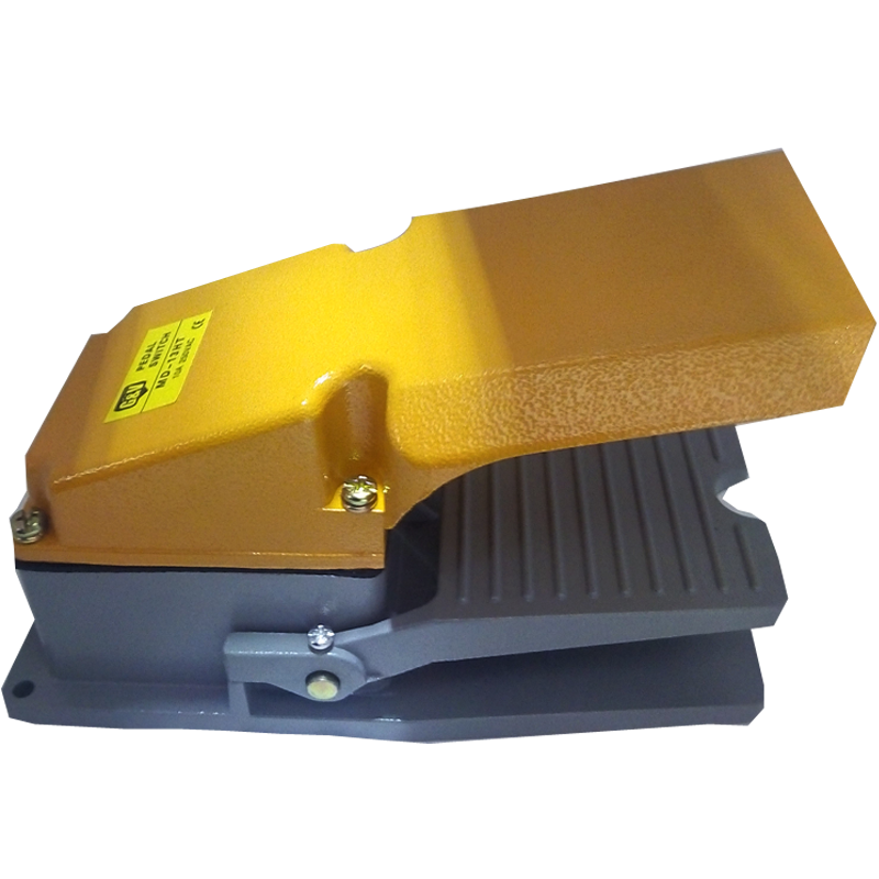 MD-13HT INTERRUPTOR DE PIE CON GUARDA